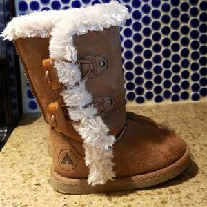 Toddler fur-lined Airwalk boots
